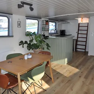  Privatunterkunft Private On Houseboat